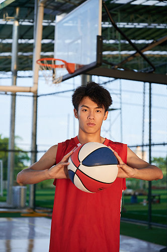 体育篮球场运动男生打篮球人物摄影图精修