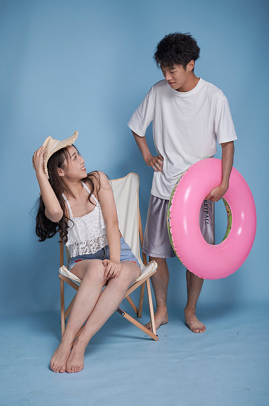情人節(jié)情侶泳裝夏日夏季海灘人物攝影圖