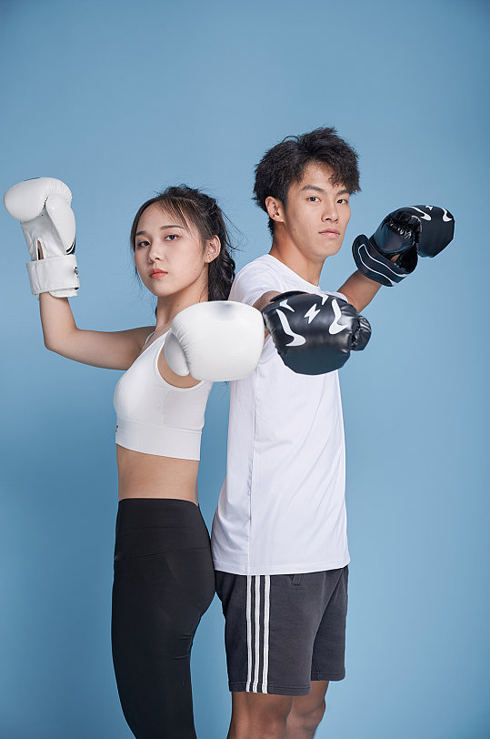 体育运动男女打拳击健身人物摄影图