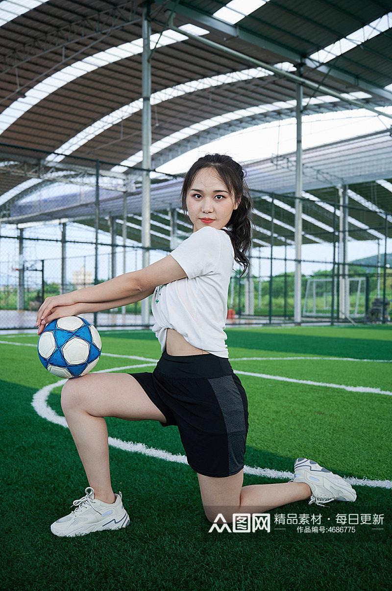 足球宝贝女生体育运动健身人物摄影图素材