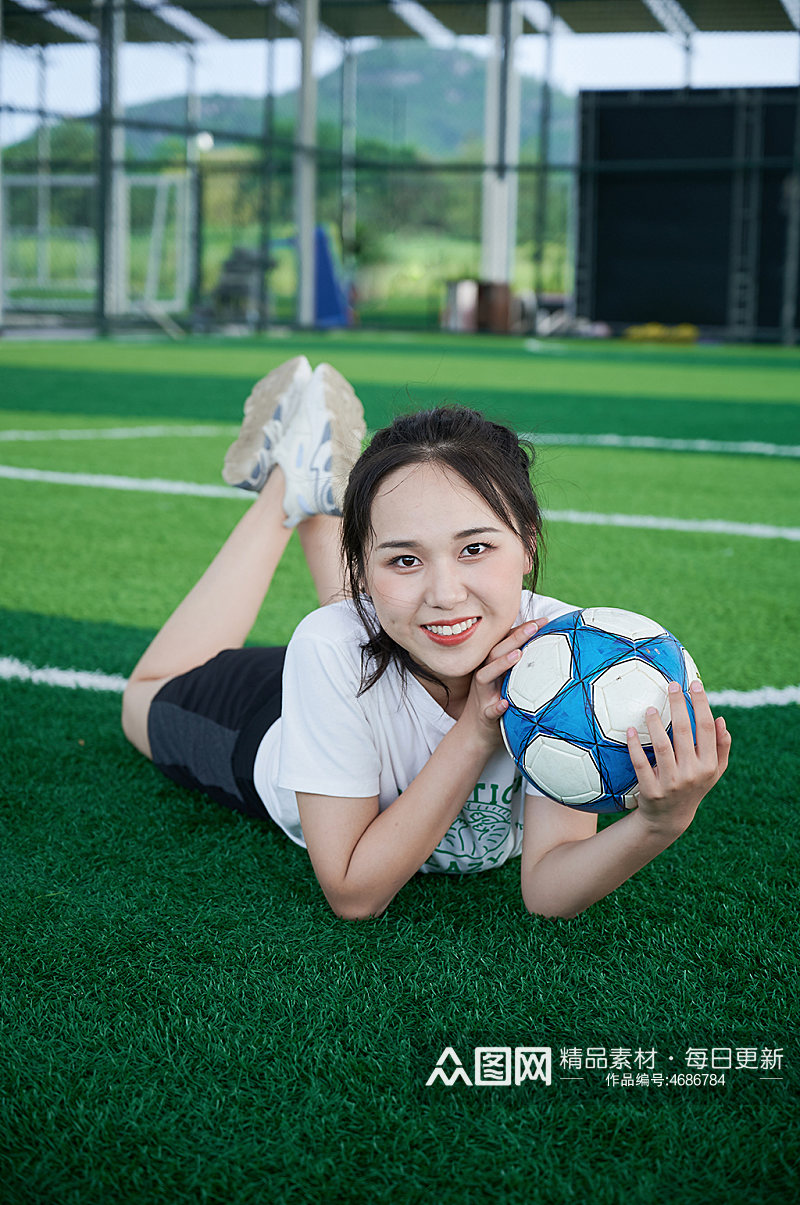 足球宝贝女生体育运动健身人物摄影图素材