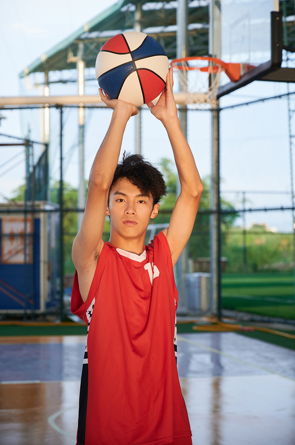 篮球男孩照片真实图片