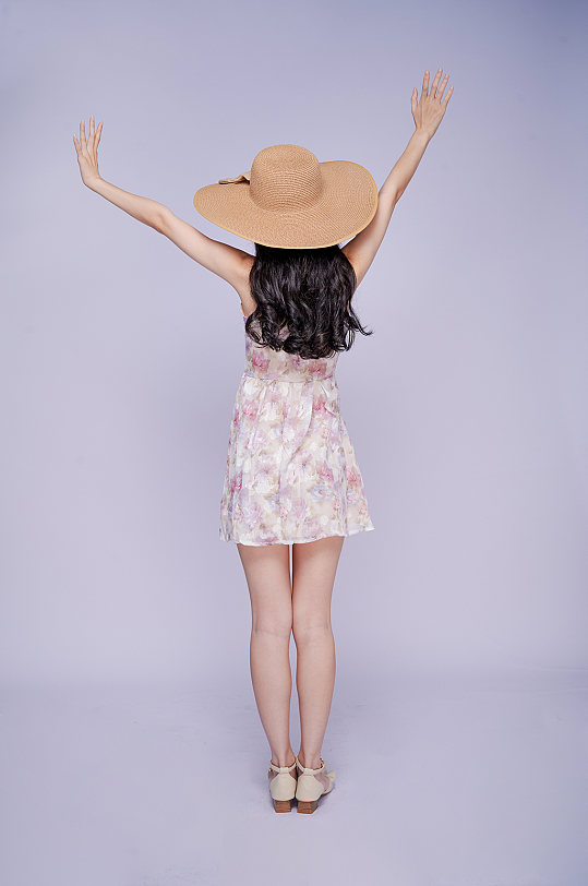 吊带女生背影青春旅游人物摄影图片-众图网