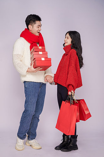 冬季买年货新年圣诞节情侣人物摄影图片