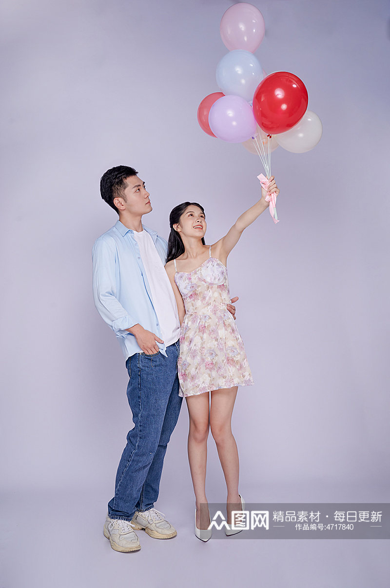 情人节拿气球青春情侣人物摄影图片精修素材