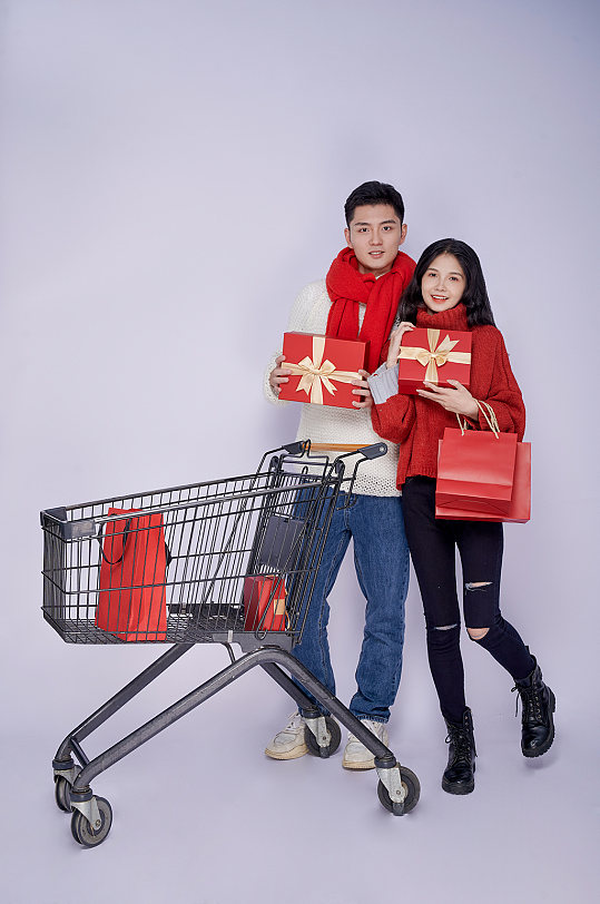 冬季购物车新年圣诞节情侣人物摄影图片精修