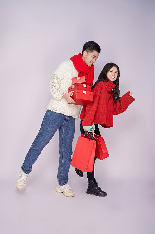 冬季购物新年圣诞节情侣人物摄影图片精修-众图网