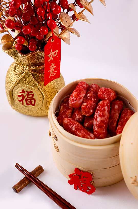新年蒸笼腊肠春节物品元素背景摄影图片