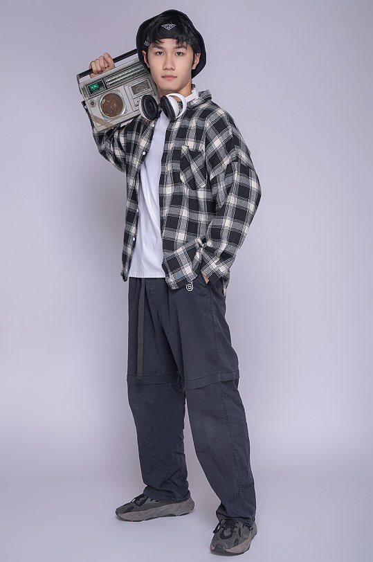 复古音响跳舞精修时尚街舞人物摄影图片-众图网