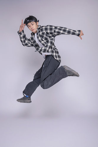 嘻哈飞跃男孩时尚街舞人物摄影图片精修