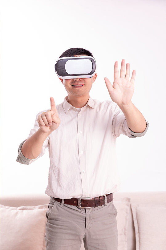 点击游戏vr智能虚拟现实人物摄影图片