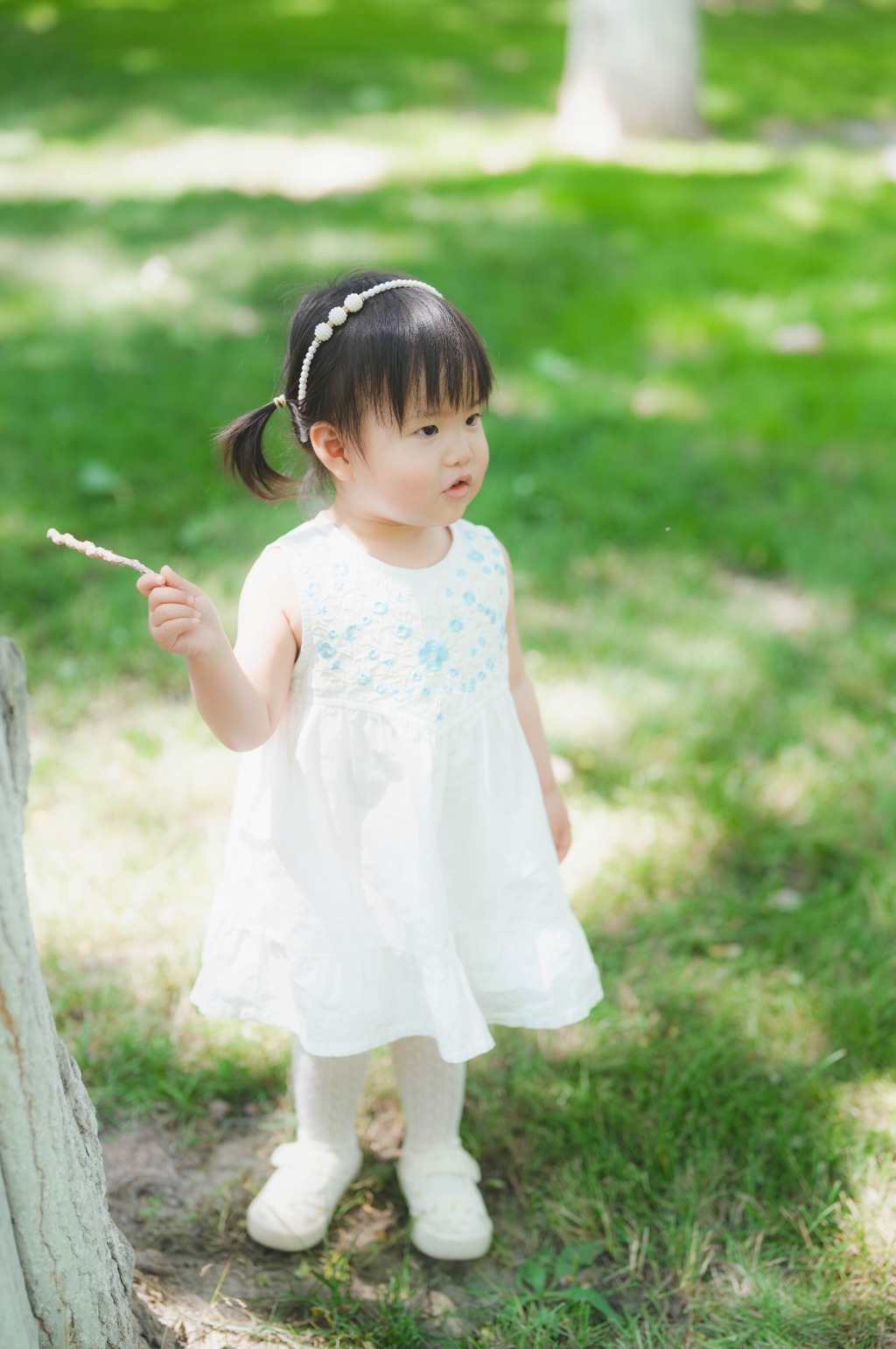 夏日小女孩可爱穿搭摄影图素材