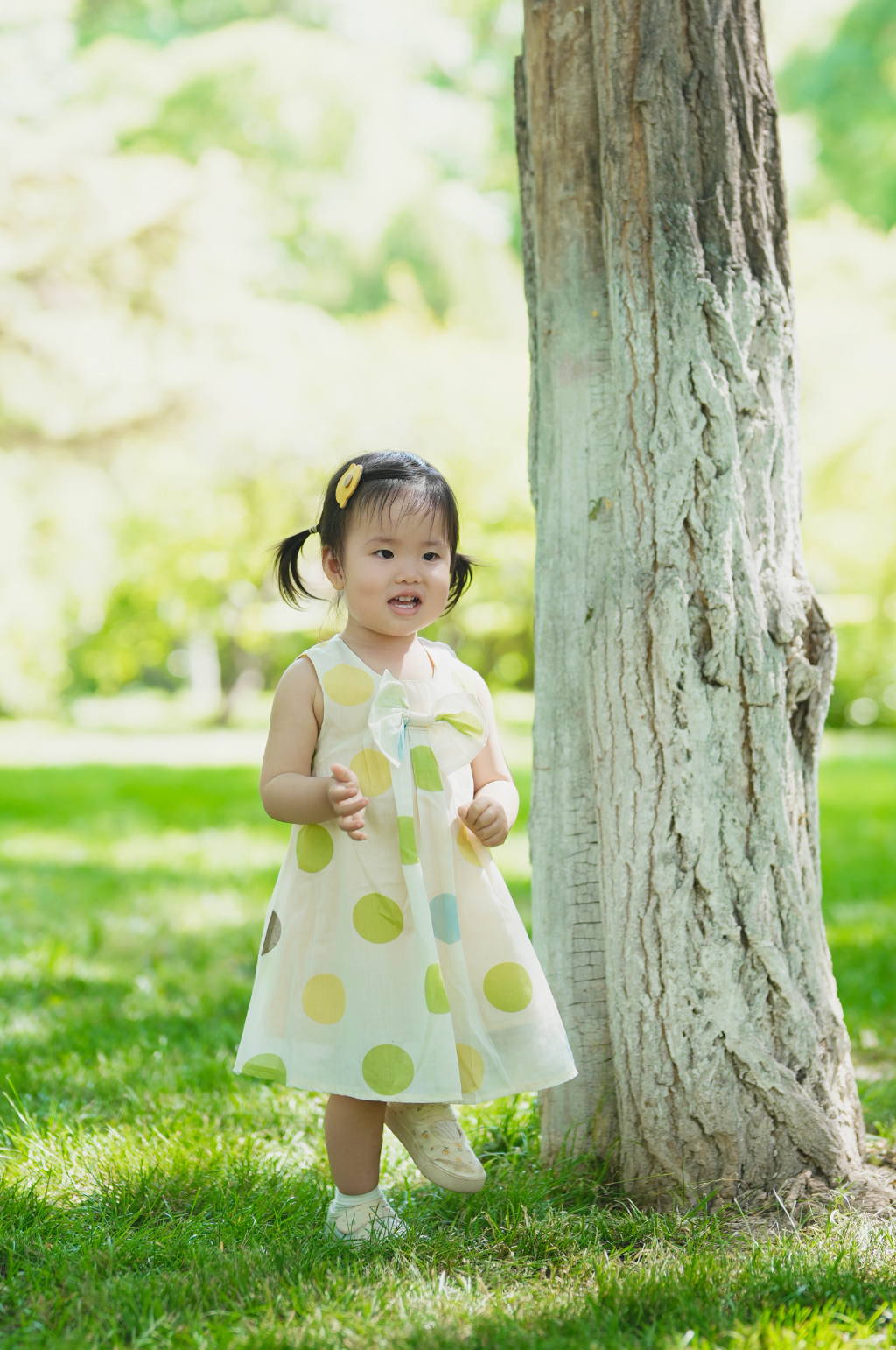 小朋友夏季服装穿搭摄影图素材