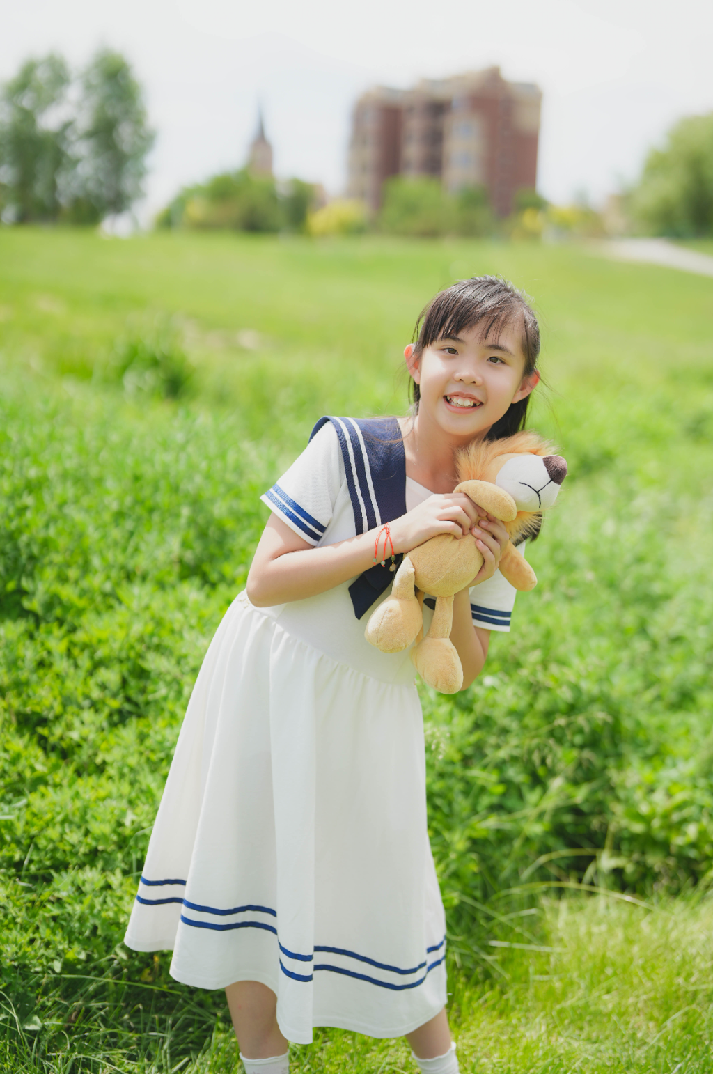 夏季女孩童装可爱时尚学生装穿搭摄影图素材