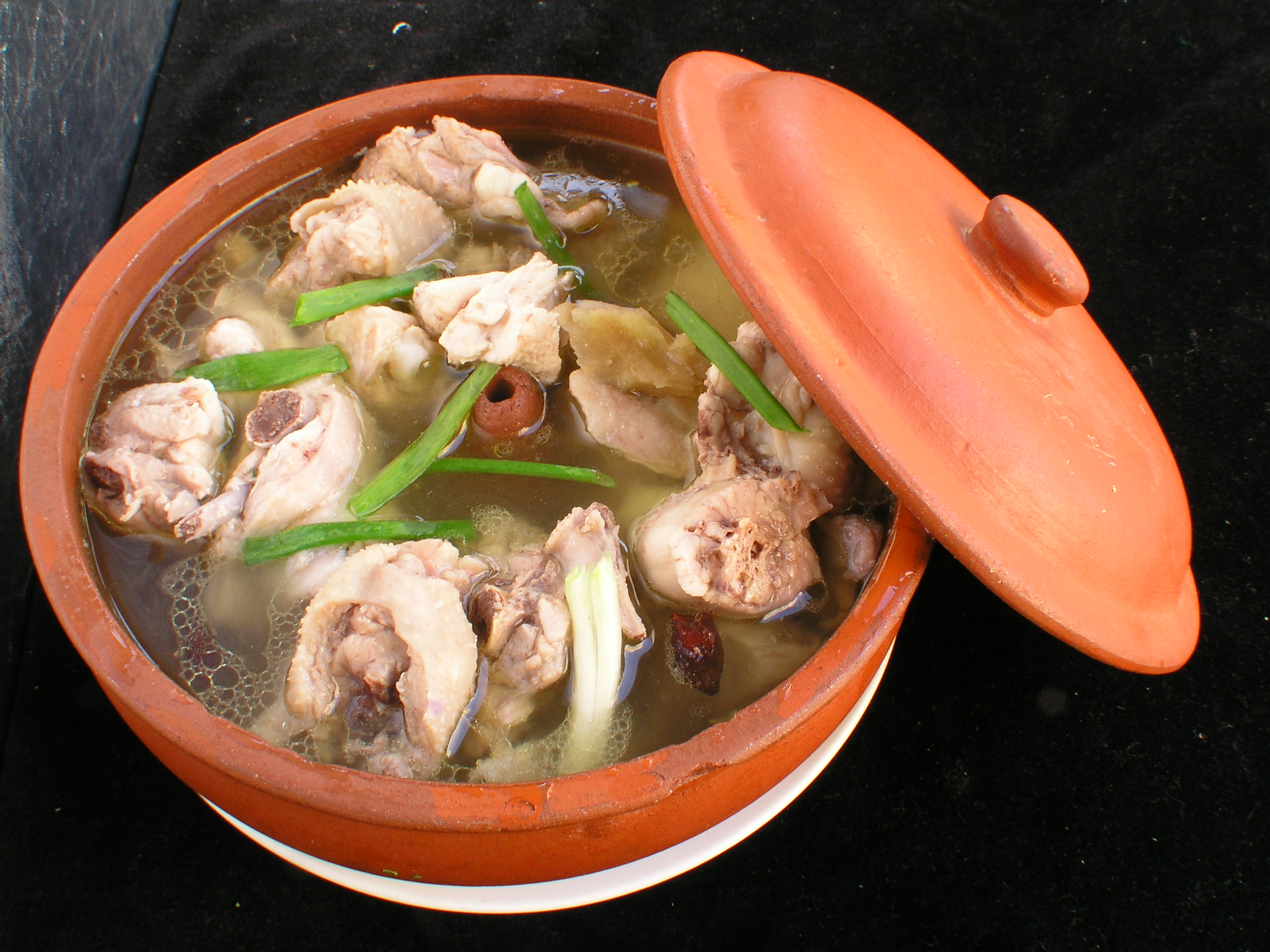 傣味清蒸汽锅鸡美食高清摄影图素材