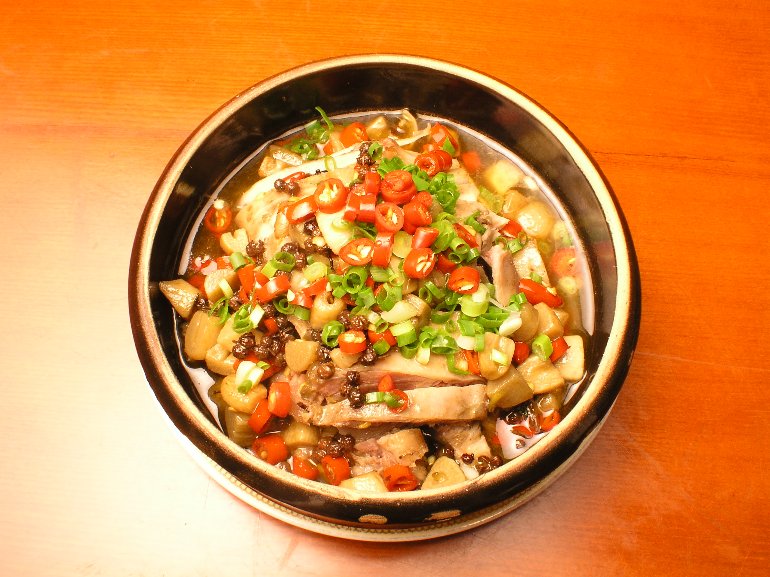 葱椒跳水兔美食高清摄影图素材