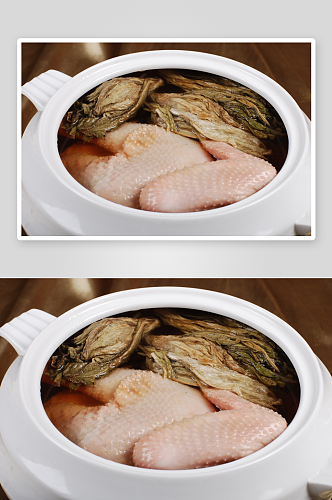 天山雪莲炖老鸡美食高清摄影图
