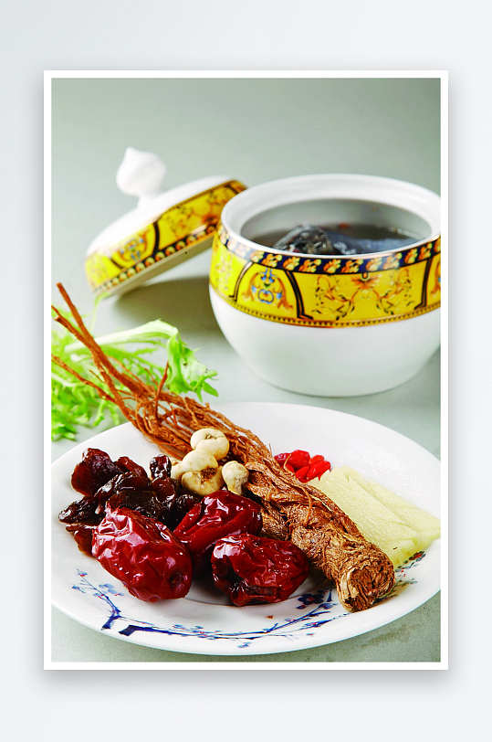 滋补乌鸡汤美食高清摄影图