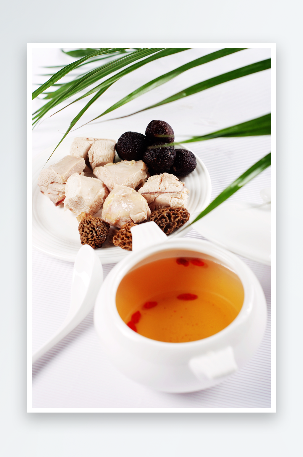 羊肚菌黑松露炖老鸡位美食高清摄影图素材