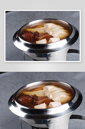 山珍菇菌老鸡汤底美食高清摄影图