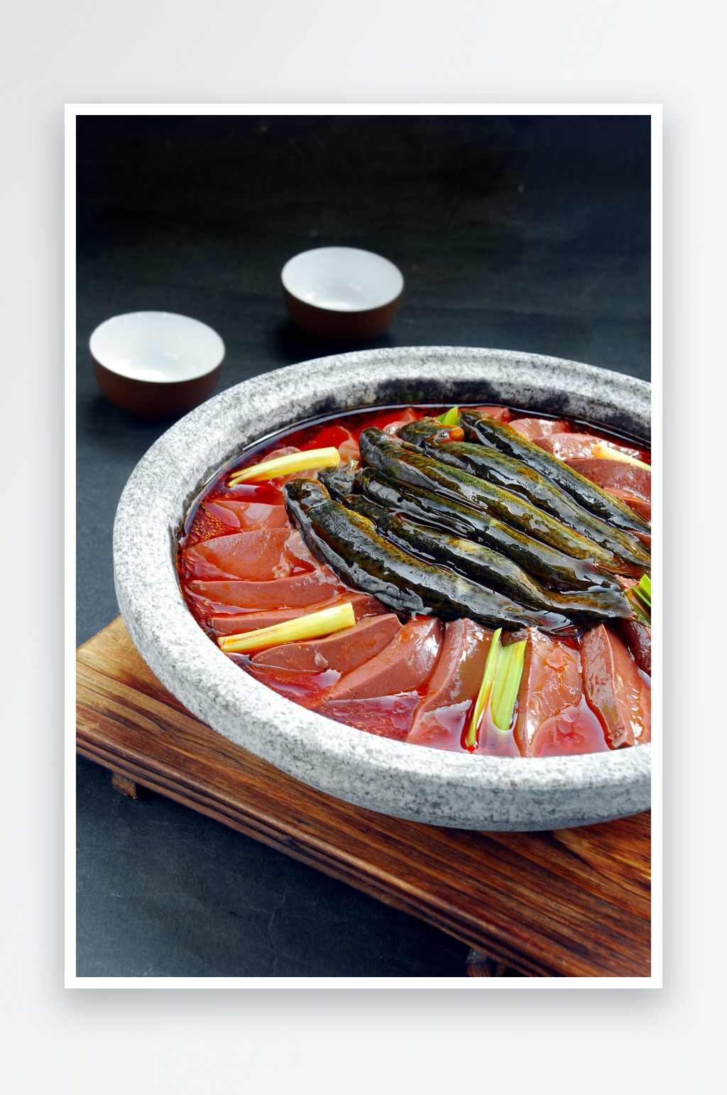 鲜鸭血烧耙泥鳅美食高清摄影图素材