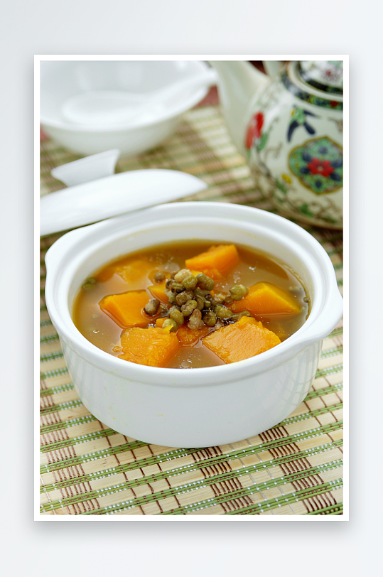 南瓜绿豆汤盅老火炖汤摄影图