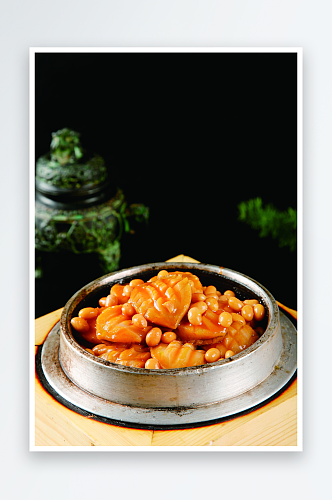 石锅茄汁豆煮鲜鲍美食高清摄影图