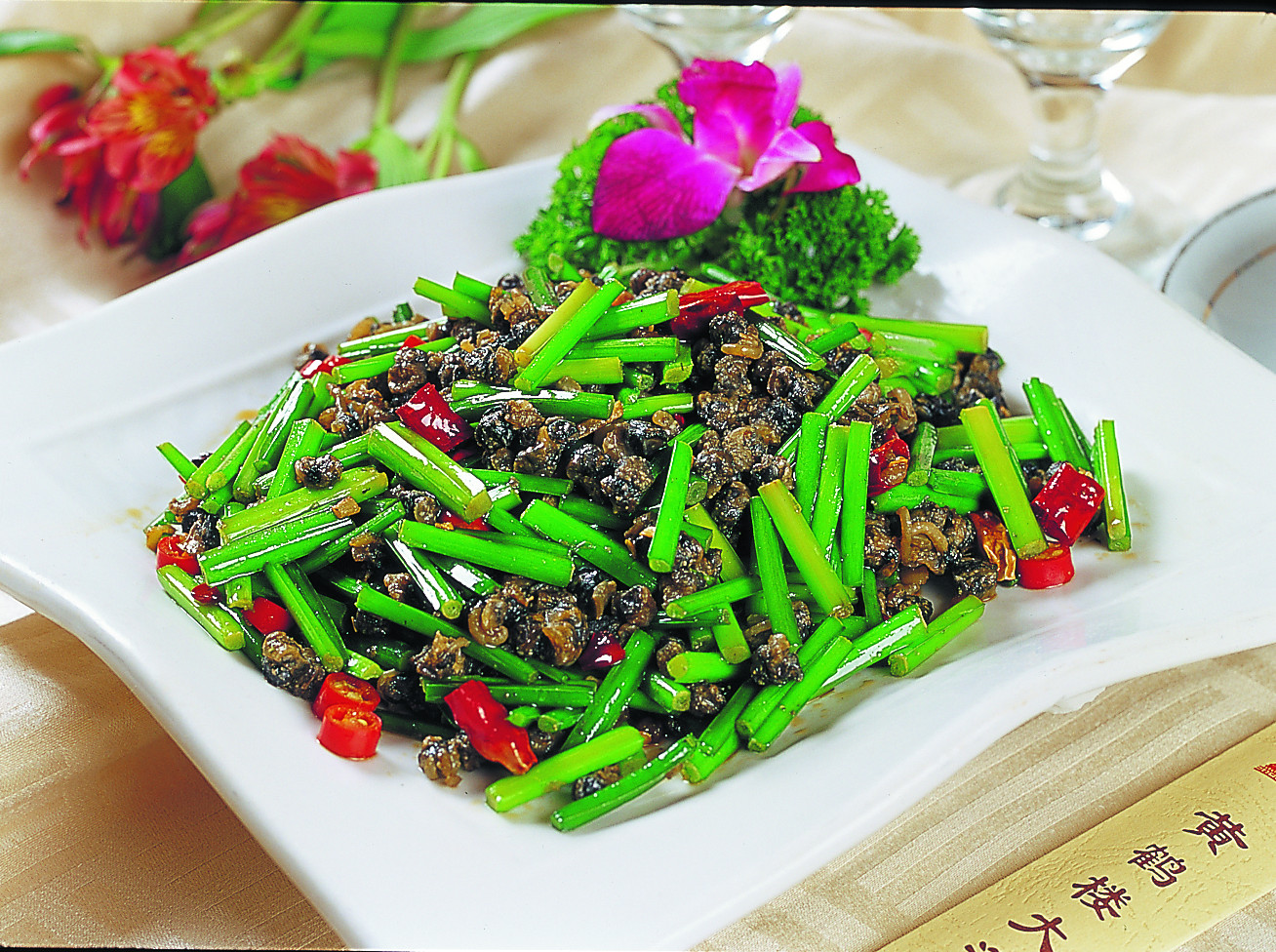 韭苔炒螺肉摄影图片素材
