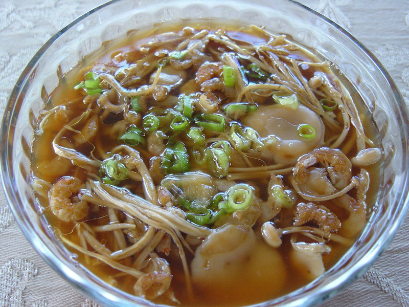 金针菇肉丝汤摄影图片素材