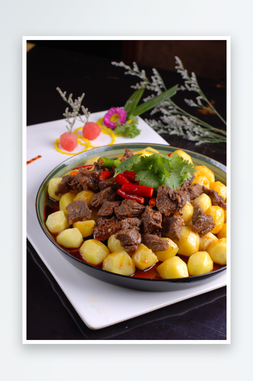 土豆烧野牛肉摄影图片素材