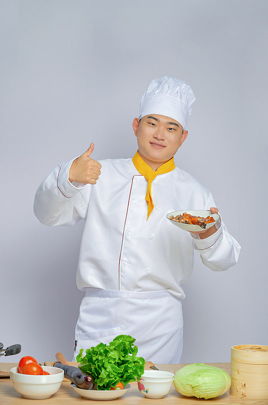 餐饮职场商业厨师服拿烤鸭人物摄影精修图片