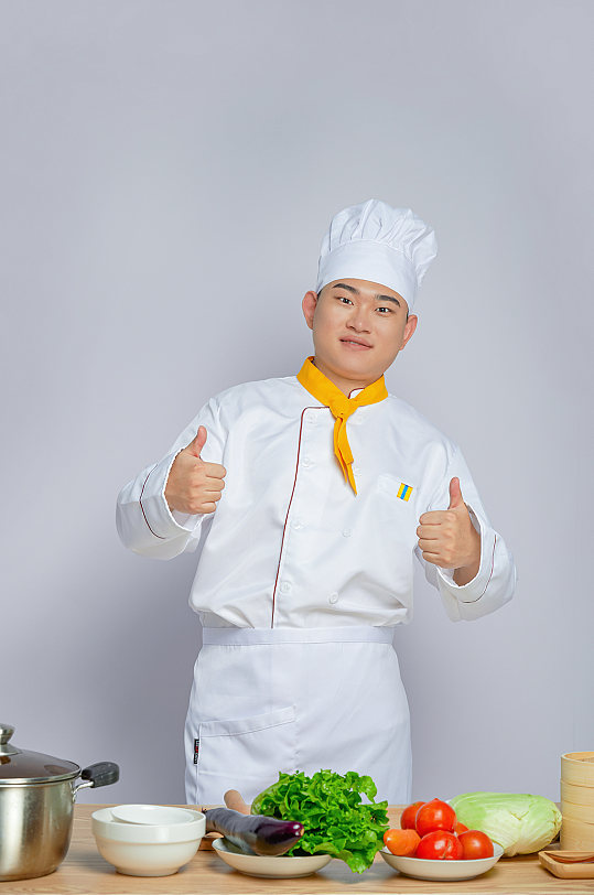 餐饮职场商业厨师服点赞人物摄影精修图片