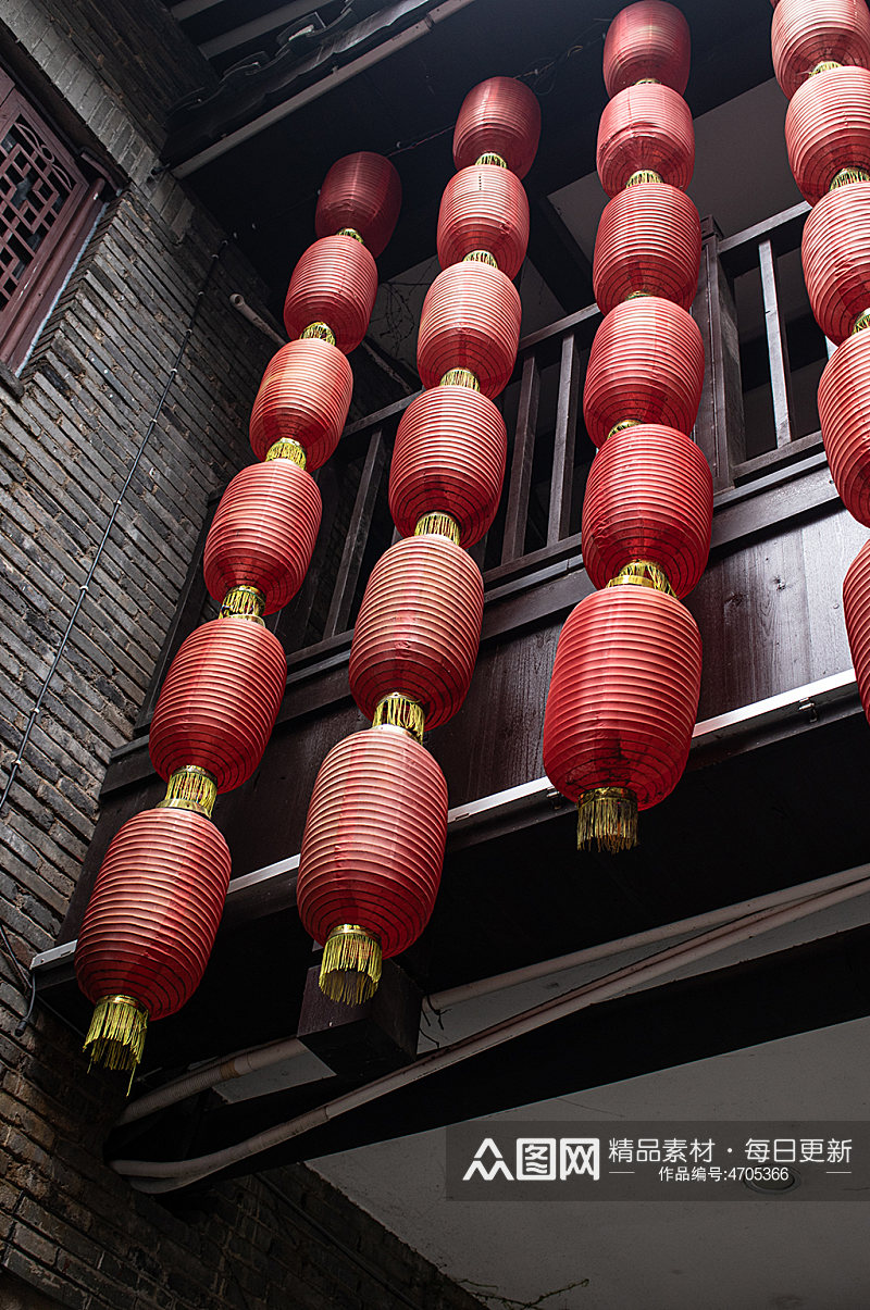 中式传统大红灯悬挂屋檐风景摄影图素材素材