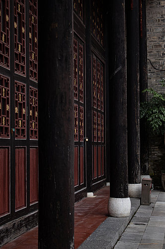 中式传统雕花窗户走廊风景摄影图素材