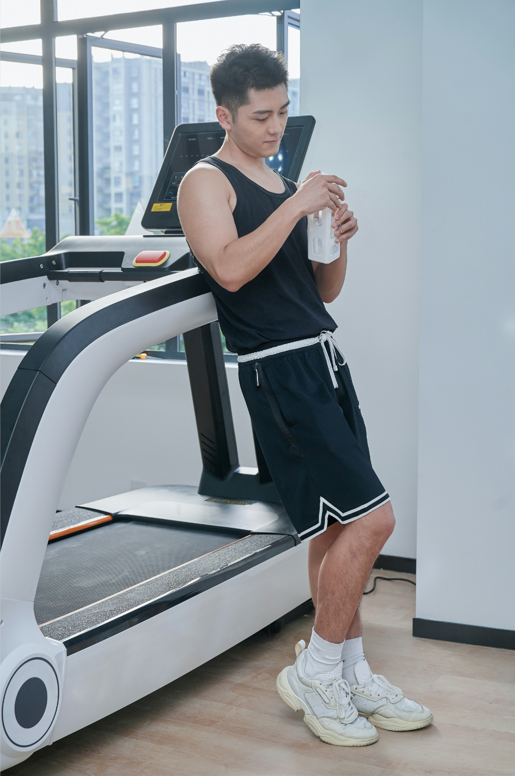 体育健身人物跑步机运动精修摄影图片素材