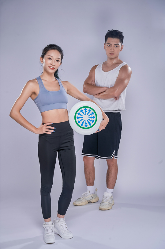 体育健身房人物飞盘运动精修摄影图片-众图网