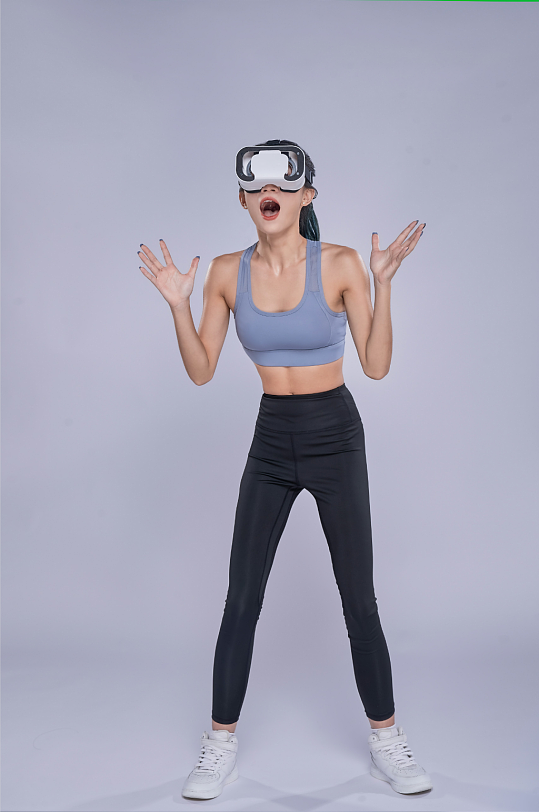 体育健身人物VR眼镜尖叫运动精修摄影图片-众图网