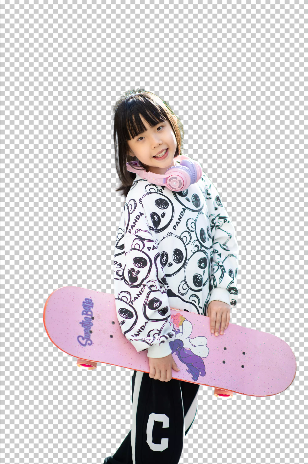 户外戴耳机玩滑板小女孩免抠PNG摄影图片素材