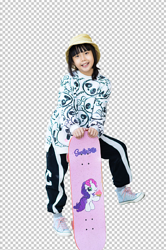 户外玩滑板的小女孩免抠PNG摄影图片