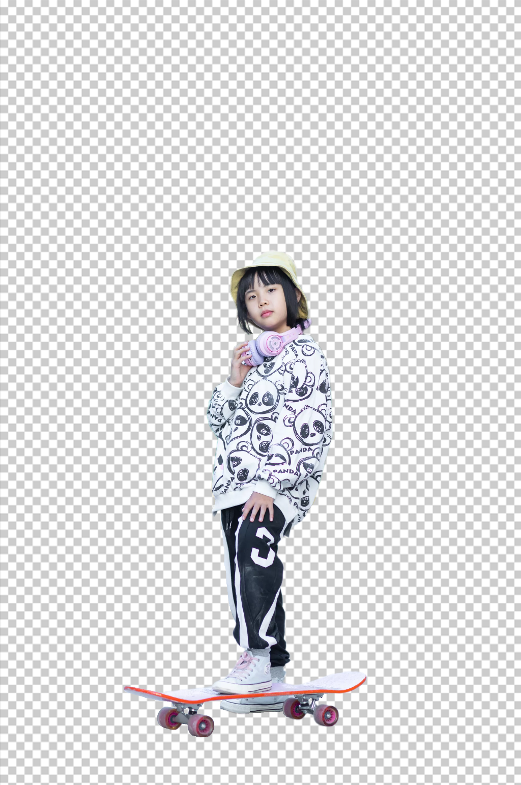 户外玩滑板的小女孩免抠PNG摄影图片素材