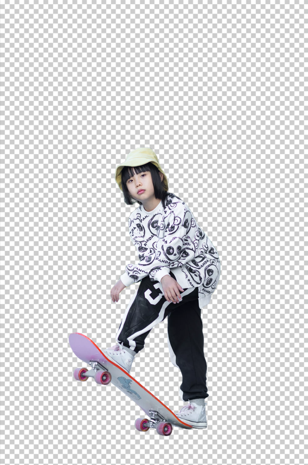户外小黄帽玩滑板小女孩免抠PNG摄影图片素材