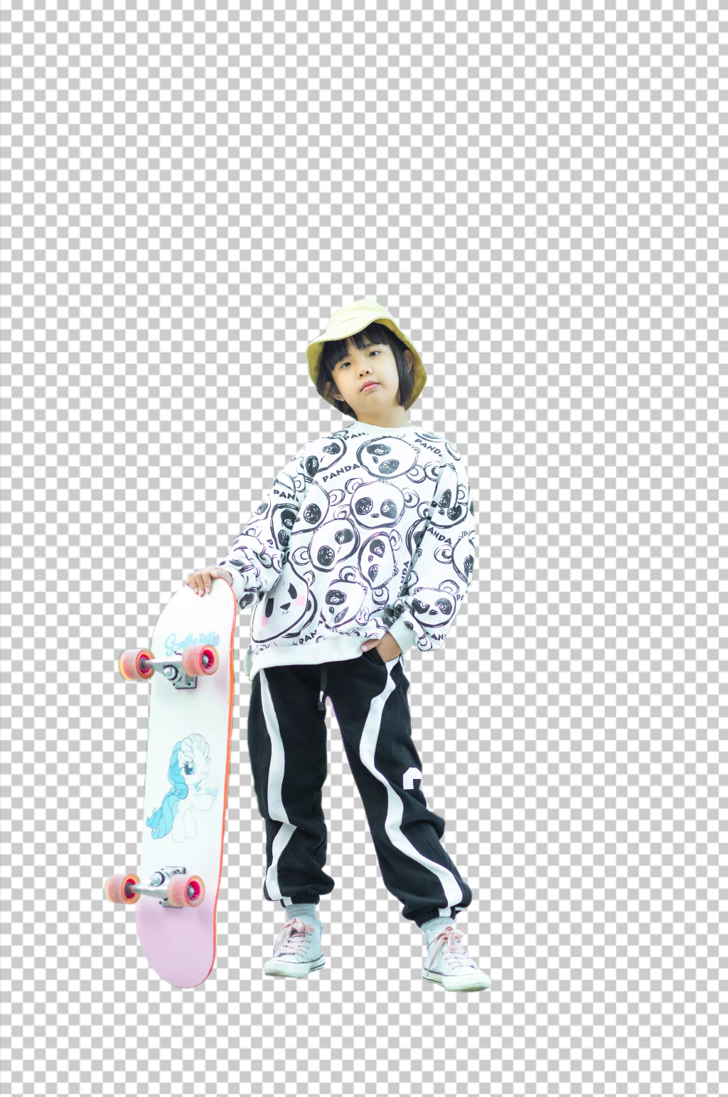 户外小黄帽玩滑板小女孩免抠PNG摄影图片素材