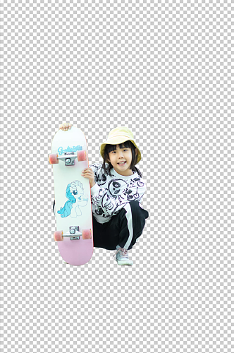 户外小黄帽玩滑板小女孩免抠PNG摄影图片