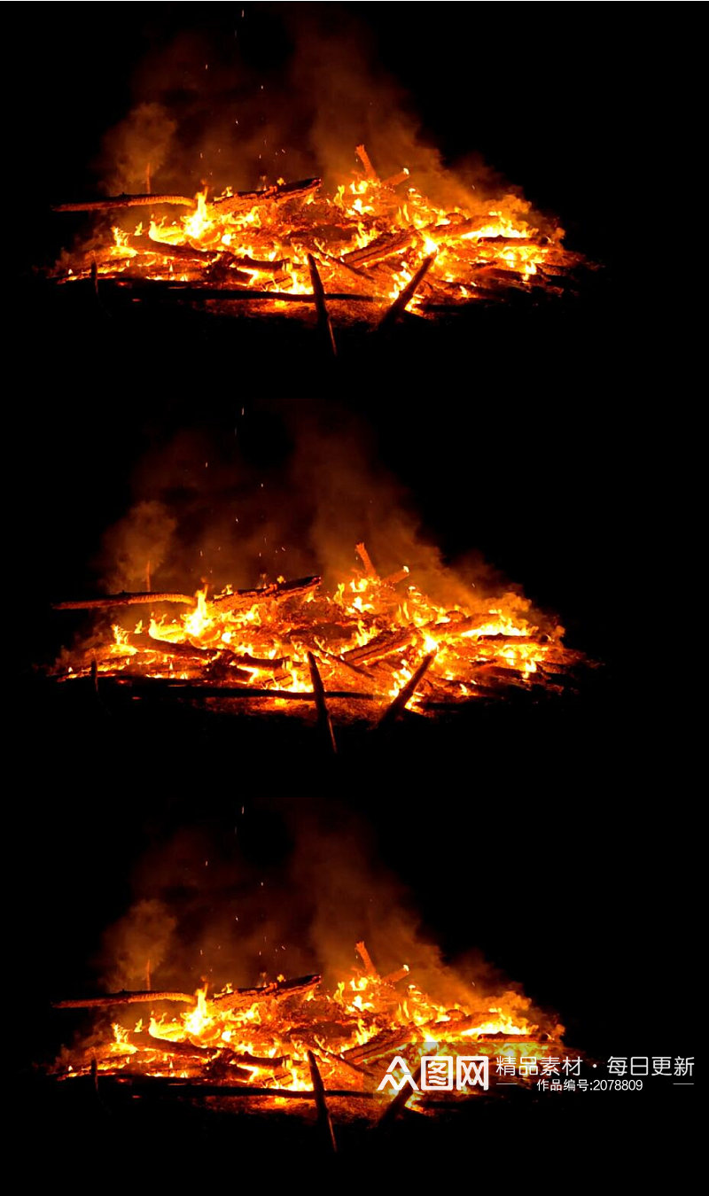 营火在夜间燃烧实拍视频素材