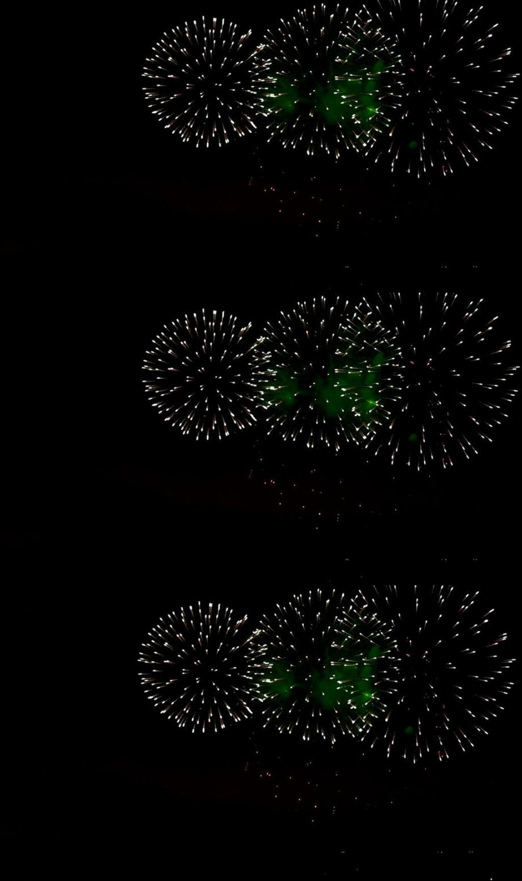 节日庆典烟花夜空中升起绽放实拍视频素材