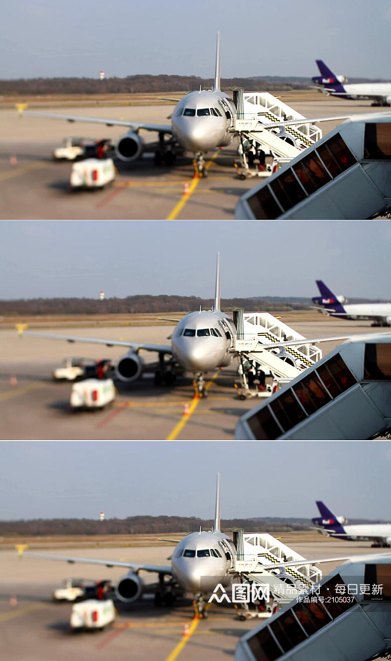 机场跑道上停着一架飞机实拍视频素材