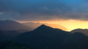山林中日出的风景实拍 风景视频-众图网