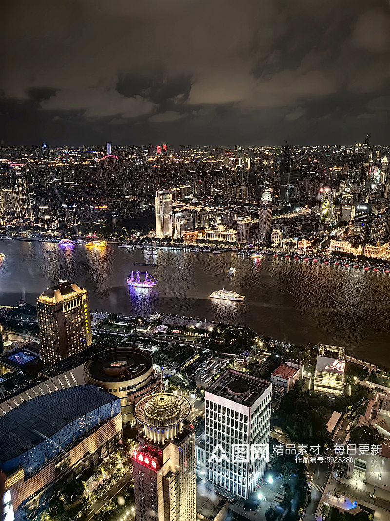 灯光璀璨的上海黄浦江夜景摄影图素材
