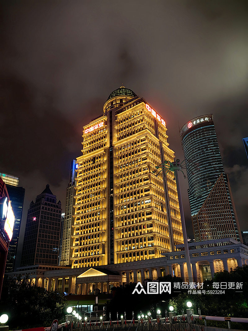 灯光璀璨的上海建筑夜景摄影图素材