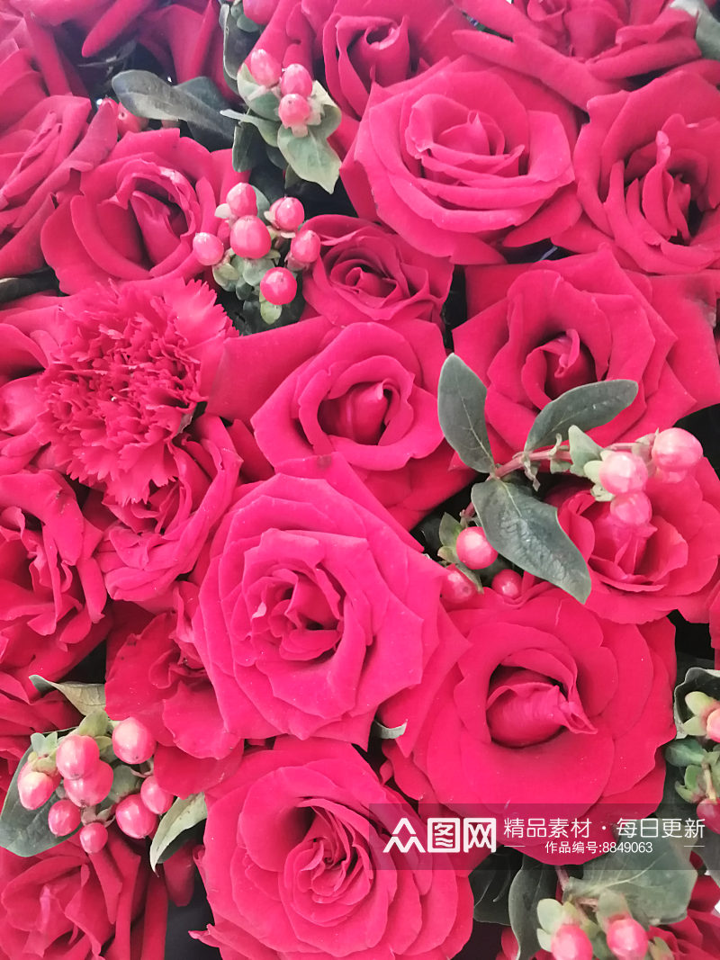 鲜艳的红色玫瑰花束素材